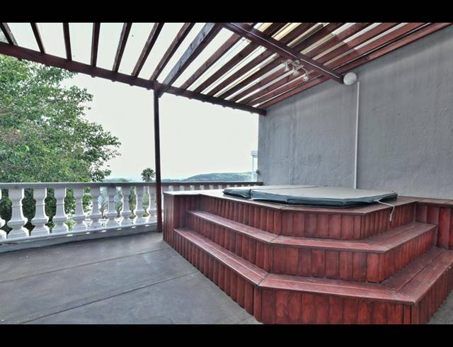 6 BEDROOM HOUSE FOR SALE IN GLENVISTA